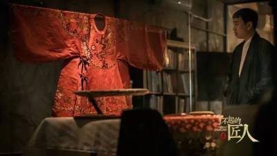 林志玲身穿漢服，霸屏紐約時代廣場！中斷400年的民族符號，也許被這個80後香港仔復興了