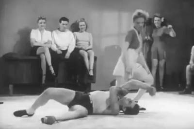1940年代美國拍攝的一段女子防身影片，影片中的女孩直接打爆色狼