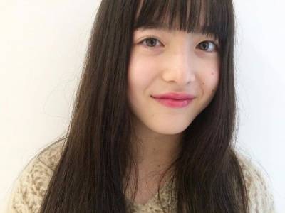 憑藉逆天顏值，日本這位14歲混血小蘿莉迅速走紅，她的笑容能甜炸你！