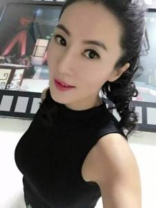 她30歲開始健身，50歲身材秒殺維密超模，如今比20歲還要美！