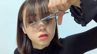 Jennie 吳謹言都剪了！2019大勢的「娃娃瀏海」，韓妞超簡單剪法教學！