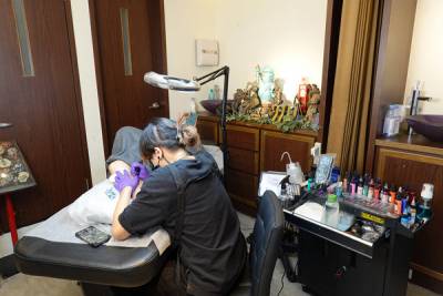 台北信義區RE.Tattoo studio，結合塔羅占卜的台北東區刺青，韓式刷點 書法刺青 日式 歐美 傳統刺青，台北客製化刺青設計專門店