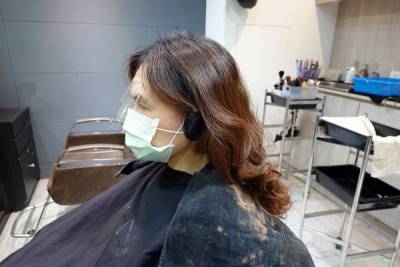 台北中山區FIN Hair Salon染髮，技術好 服務好 氣氛讚的中山站美髮，免費點心 飲料 調酒招待且有專業攝影棚的中山區網路人氣髮廊