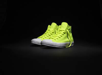 螢光控照過來！Chuck Taylor All Star II 推出全新配色