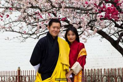 不丹國王在17歲遇到這位7歲女孩時說了「這句話」，14年後…故事的結局浪漫慘了！